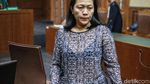 Perantara Suap Bowo Sidik Pakai Baju Menerawang di Sidang Vonis