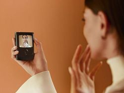 Tampang Motorola Razr Reborn Harga Rp 21 Juta