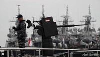 Selain itu, diharapkan lewat kegiatan ini dapat meningkatkan nasionalisme masyarakat dengan cara menjaga kedaulatan NKRI di bidang kelautan.