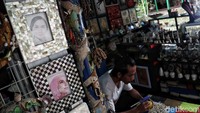 Sugiro menjadikan limbah kerang untuk membuat kerajinan seperti kalung, gelang, dan hiasan dinding unik yang memadukan sejarah, nasionalisme dan agama.
