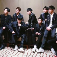 Selain akting, Xiao Zhan juga penyanyi yang tergabung dalam grup idol X NINE. Kariernya sebagai penyanyi dimulai ketika dia berpartisipasi dalam reality show X-Fire dan terpilih sebagai trainee bersama 15 orang lainnya. Foto: Instagram/@xiaozhan.daytoy