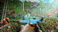 Selain dilukis mural 3 dimensi, taman juga akan dilengkapi saung untuk berjualan makanan khas Betawi seperti selendang mayang dan sebagainya, hasil olahan PKK dan karang taruna.