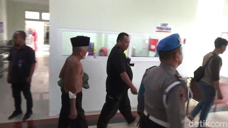 Polisi Tunggu Hasil Tes Kejiwaan Pembacok Ustaz di Pasuruan Polisi Tunggu Hasil Tes Kejiwaan Pembacok Ustaz di Pasuruan