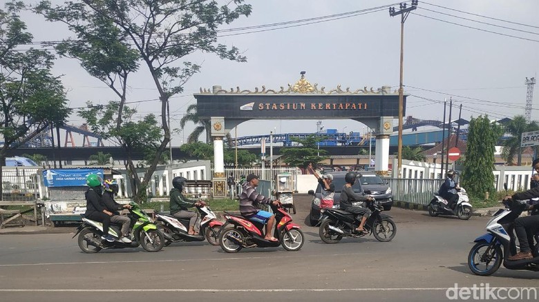 Viral Aksi Pemalakan ke Penumpang Taksi Online di Palembang Viral Aksi Pemalakan ke Penumpang Taksi Online di Palembang
