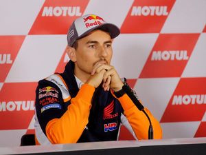 Cedera Memaksa Jorge Lorenzo Berhenti