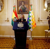 Kondisi Jeanine Anez disebut sang pengacara cukup memprihatinkan. Dokter datang dan menemukannya dalam keadaan terluka. Di pergelangan tangan kirinya ada tiga luka, mereka telah menjahit luka tersebut, imbuh Cuellar. (Foto: AP Photo)