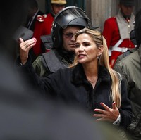 Ini adalah teriakan minta tolong dari mantan presiden. Dia merasa sangat dilecehkan, kata pengacara Anez, Norka Cuellar di hadapan wartawan, seperti dilansir Reuters dan AFP, Minggu (22/8/2021). (Foto: AP Photo)