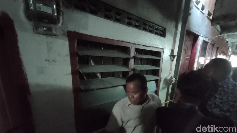 Rumah Digeledah Polisi, 2 Rekan Pelaku Bom Bunuh Diri Medan Dikenal Pendiam Rumah Digeledah Polisi, 2 Rekan Pelaku Bom Bunuh Diri Medan Dikenal Pendiam