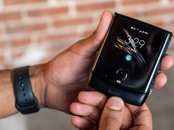 Tampang Motorola Razr Reborn Harga Rp 21 Juta