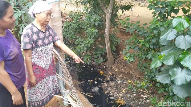 Pencemaran sungai dan selokan di Jepara.