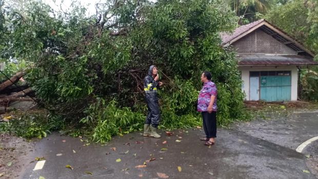 Puluhan Rumah di Ciamis Rusak Diterjang Puting Beliung