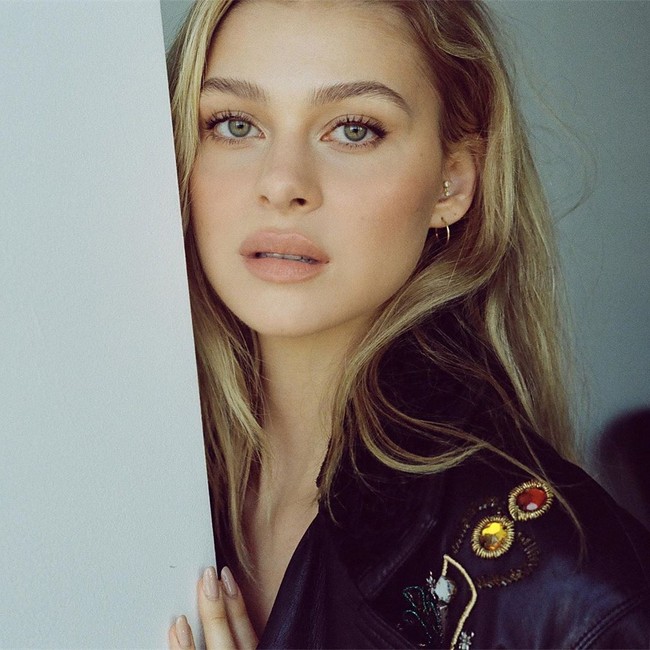 Aktris cantik Nicola Peltz menjadi wanita keempat yang dikencani Brooklyn Beckham dalam empat bulan terakhir. Brooklyn dalam empat bulan terakhir ini memang sering bergonta-ganti pacar.  Foto: dok. Instagram