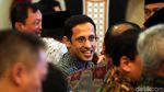 Semringahnya Mendikbud Nadiem Saat Terima DIPA 2020 dari Jokowi