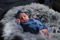 Viral Model Tidak Tahu Dirinya Hamil, Melahirkan Bayi di Kamar Mandi