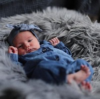 Erin baru menyadari kehamilannya justru di detik-detik dia melahirkan. Lebih menghebohkan lagi, model yang berbasis di Melbourne ini melahirkan bayi seberat 3,6 kg di kamar mandi.Foto: Instagram/@erinlangmaid