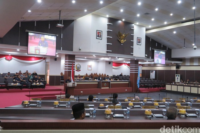 Rapat dengan DPRD, Pemprov Sulsel Usulkan Perusda Jadi Perseroan