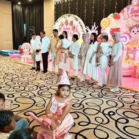 Kehamilan kedua Selvi Ananda terungkap pada Agustus 2019. Sebelumnya penampilannya dengan perut membesar sudah menarik atensi saat dia ikut hadir di ulang tahun keponakannya yaitu putri Kahiyang Ayu, Sedah Mirah. Saat itu Selvi yang tampil dengan dress putih tampak sudah memiliki baby bump. Foto: Dok. Instagram