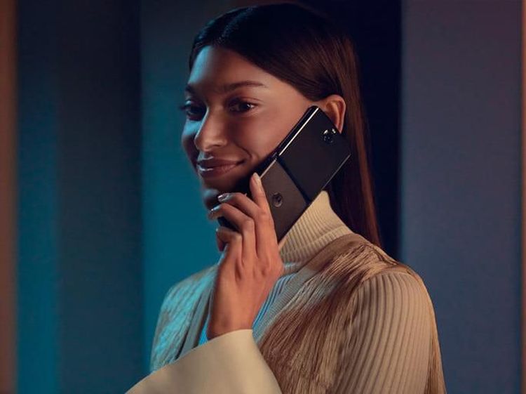 Tampang Motorola Razr Reborn Harga Rp 21 Juta