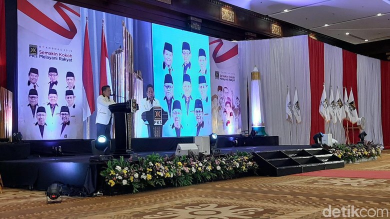 Bicara Rekonsiliasi Prabowo-Jokowi, Sohibul Singgung Koalisi Diam-diaman Bicara Rekonsiliasi Prabowo-Jokowi, Sohibul Singgung Koalisi Diam-diaman