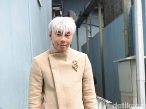 Gerebek Mobil Sport Roy Kiyoshi, Ada Tas Mewah hingga Boneka Pelindung