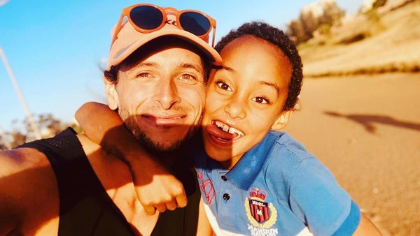 Sedangkan ini momen saat Nick berada di Eritrea, Afrika Selatan. Perjalanan ini merupakan maratonnya yang ke 189. (Nickbutterun/instagram) Sedangkan ini momen saat Nick berada di Eritrea, Afrika Selatan. Perjalanan ini merupakan maratonnya yang ke 189. (Nickbutterun/instagram)