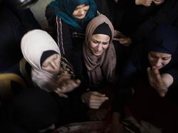 Alasan Mengharukan Wanita di Gaza 24 Jam Pakai Hijab