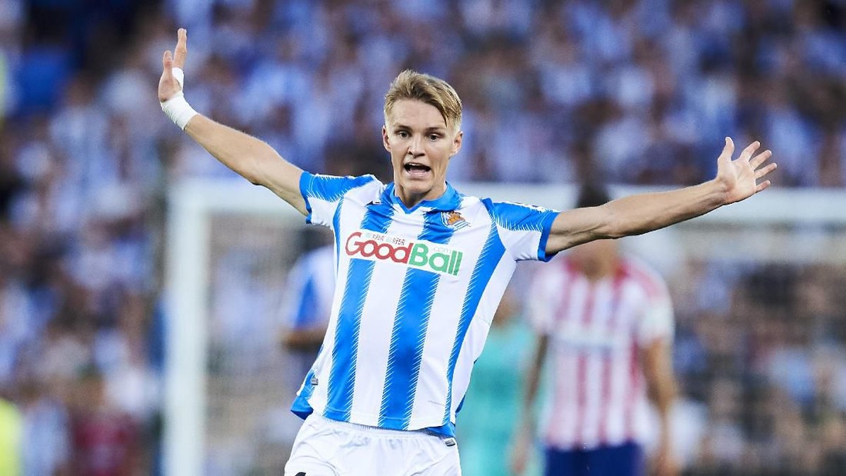 Martin Odegaard masih menjalani masa peminjaman di Real Sociedad (Foto: Juan Manuel Serrano Arce/Getty Images)