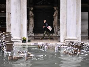 Venesia Banjir Lagi, Aman Nggak ke Sana?