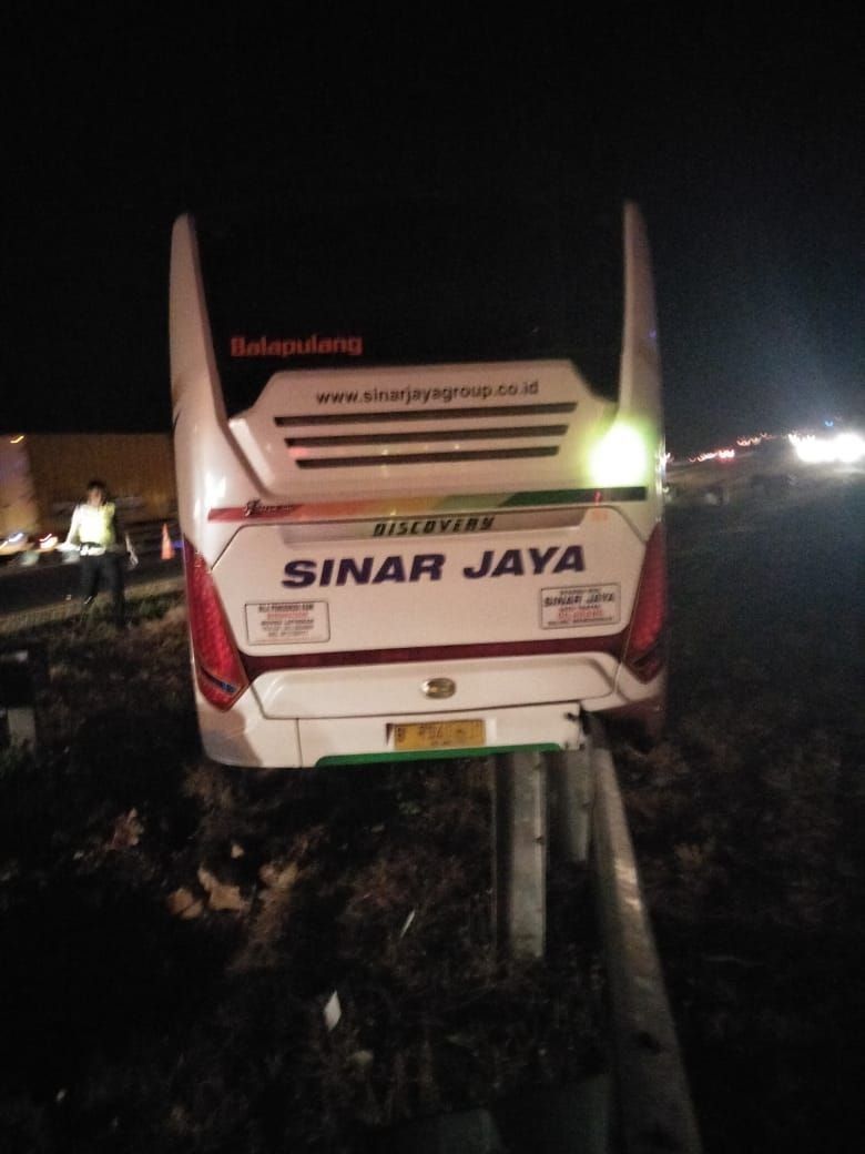 Polri Ralat Jumlah Korban Kecelakaan Bus di Cipali: 7 Orang Tewas Polri Ralat Jumlah Korban Kecelakaan Bus di Cipali: 7 Orang Tewas