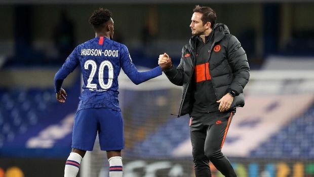 Frank Lampard membawa anak-anak muda Chelsea lolos ke 16 besar Liga Champions 