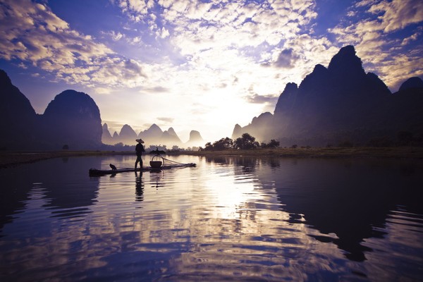 Alkisah sungai ini ditemukan oleh orang-orang primitif China sekitar 8.000 tahun yang lalu. Diiris oleh erosi dan cuaca, Li Jiang semakin mempesona dari waktu ke waktu. (iStock) Alkisah sungai ini ditemukan oleh orang-orang primitif China sekitar 8.000 tahun yang lalu. Diiris oleh erosi dan cuaca, Li Jiang semakin mempesona dari waktu ke waktu. (iStock)