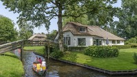 Bayangkan, tak ada suara berisik klakson dan asap kendaraan bermotor. Dedikasi ini membuat Giethoorn terpilih jadi desa bebas polusi dunia.  (iStock)