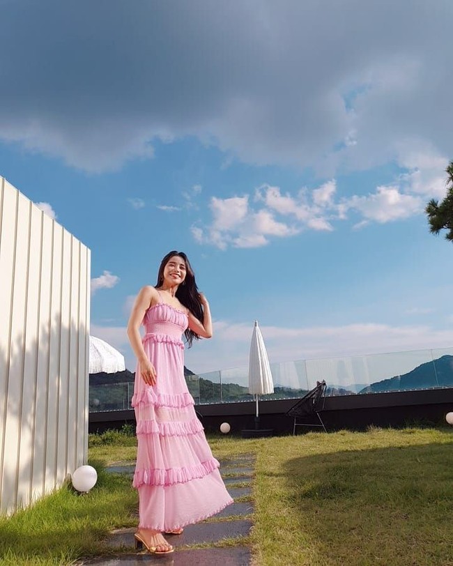 Sebagai informasi, 1 eok won setara dengan USD 85,451 atau sekitar Rp 1,2 miliar. Jumlah yang cukup fantastis untuk seorang YouTuber. Foto: Instagram @mamamoo_official