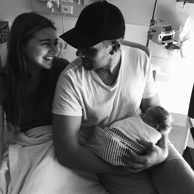 Erin Langmaid melahirkan bayinya, Isla May, dua minggu yang lalu. Namun ada kisah unik di balik persalinan model asal Australia ini. Foto: Instagram/@erinlangmaid