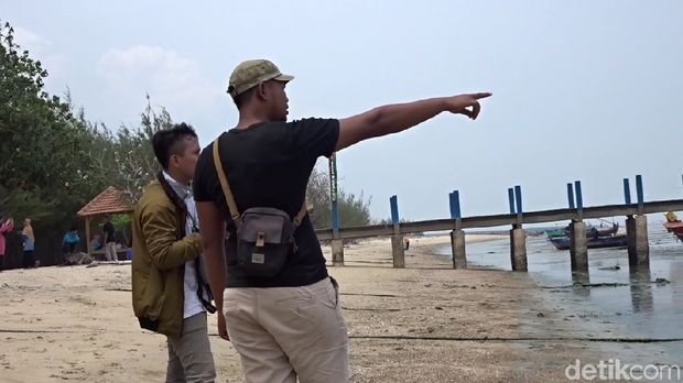 Pantai Wates Rembang tercemar. 