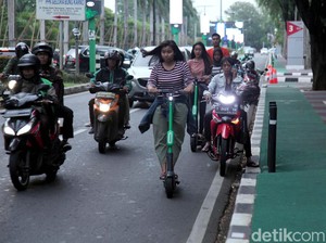 Besok, Pengguna Skuter Listrik di Jalan Raya Didenda Rp 250 Ribu