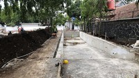 Pembangunan kolam renang ini merupakan bagian dari revitalisasi Gedung Pakuan.