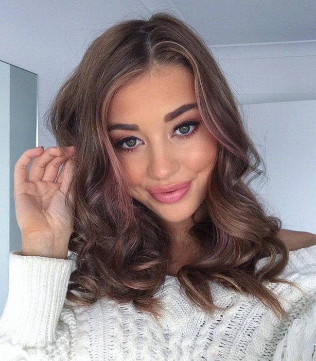 Kekasih Erin, Daniel Carty, pun tak menyangka pasangan hidupnya melahirkan bayi. Pasalnya Erin rutin suntik kontrasepsi untuk mencegah kehamilan. Foto: Instagram/@erinlangmaid