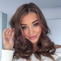 Kekasih Erin, Daniel Carty, pun tak menyangka pasangan hidupnya melahirkan bayi. Pasalnya Erin rutin suntik kontrasepsi untuk mencegah kehamilan. Foto: Instagram/@erinlangmaid