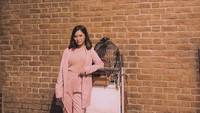Salsha menulis, Rejeki emang gaada yang tau ya. Dulu Audy dikatain kaku, sekarang jadi juara The Voice di Germany. Yang ngatain? Ya masuk penjara beb, jadi pidopil terus nyuap. Congrats, @audi_emmanuela!. Unggahan ini lantas jadi perbincangan netizen. Foto: Instagram salshaindradjaja