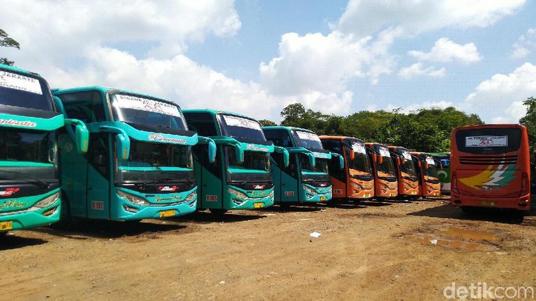 Solar Subsidi Dibatasi, PO Bus di Ciamis Hentikan Sebagian Armada Solar Subsidi Dibatasi, PO Bus di Ciamis Hentikan Sebagian Armada