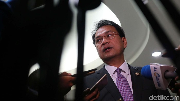 Wakil Ketua DPR RI Azis Syamsuddin melihat langsung seleksi calon hakim agung di Komisi Yudisial (KY). 14 Calon hakim agung akan mengikuti seleksi wawancara.