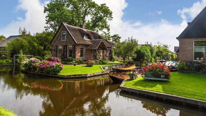  Desa  di  Belanda  Ini bagaikan Negeri Dongeng di  Dunia Nyata