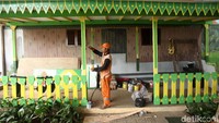 Hasil fisik yang tampak kini adalah empat bidang tembok dengan panjang dan tinggi 12X4 meter dilukis mural bergambar elang yang menjadi ciri khas kota Jakarta, gambar Transjakarta serta gambar rumah adat Betawi.