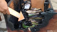 Diberitakan sebelumnya, kantor Korpri Klaten terbakar pada Rabu (13/11) dini hari. Dalam peristiwa ini, hanya tiga meja dan arsip yang terbakar. Sedangkan bangunan dan perabot lainnya utuh.