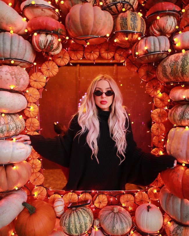 Hasil edit foto wajahnya yang tidak masuk akal ini pun sangat disayangkan oleh netizen, karena Tana sudah terlihat memukau dalam foto aslinya. Foto: Instagram