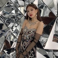 Nayeon TWICEBanyak personel Twice yang masuk daftar top idol wanita 2019 menurut para tentara. Nayeon yang punya wajah imut ini pun salah satunya. Foto: Instagram Twice