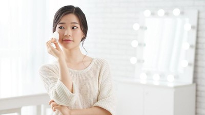 10 Foto Ini Buktikan Wanita Dapat Perlakuan Beda Saat Pakai Makeup
