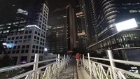 Beginilah kondisi JPO tanpa atap tersebut di malam hari (Randy/detikcom)  
