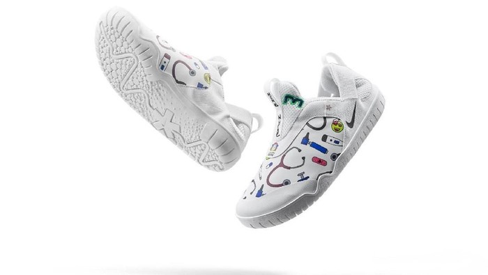 Sneakers khusus dokter dan suster dari Nike. Foto: Dok. Nike Sneakers khusus dokter dan suster dari Nike. Foto: Dok. Nike